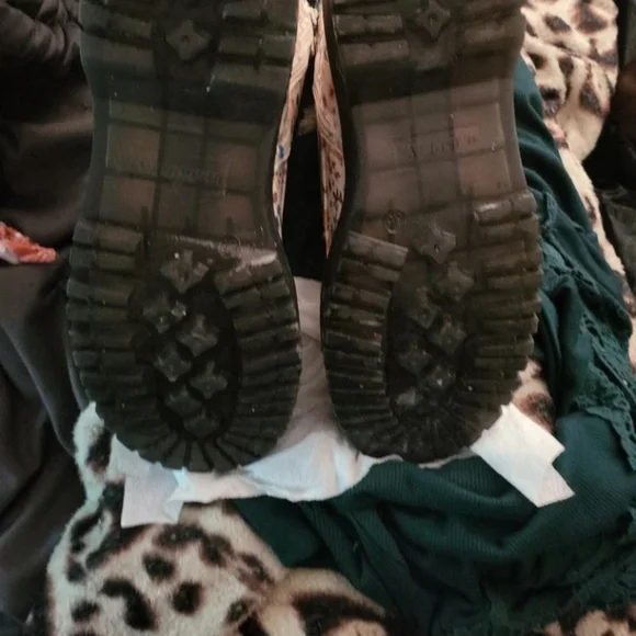 Floral Combat Boots with Black Soles - Picture 4 of 4